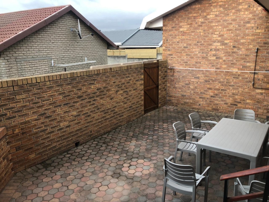 2 Bedroom Property for Sale in Bayview Western Cape